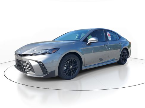 New 2026 Toyota Camry SE FWD image 3