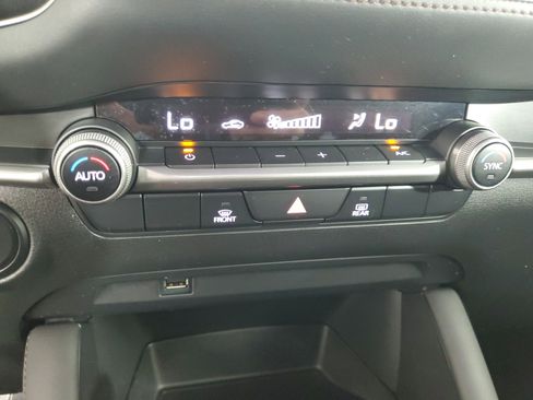 Used 2020 MAZDA MAZDA3 Hatchback image 20