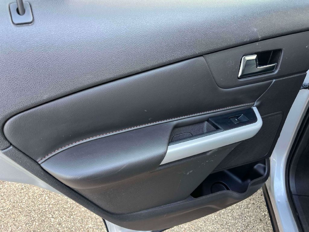 Used 2014 Ford Edge SEL w/ Equipment Group 205A FWD image 8