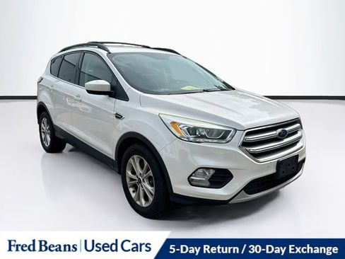 Used 2017 Ford Escape SE w/ SE Leather Comfort Package AWD/4WD image 1