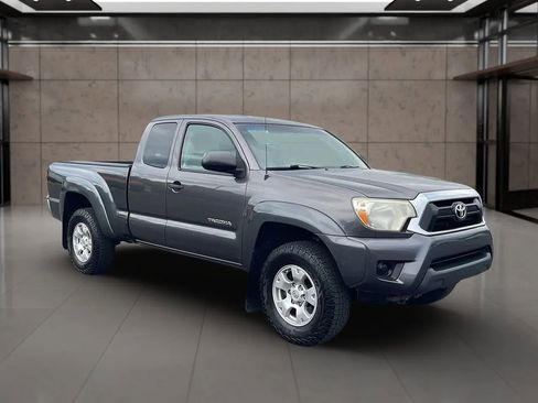 Used 2012 Toyota Tacoma PreRunner w/ SR5 Pkg RWD image 8