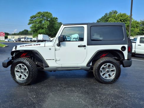 Used 2013 Jeep Wrangler Rubicon w/ Dual Top Group AWD/4WD image 27