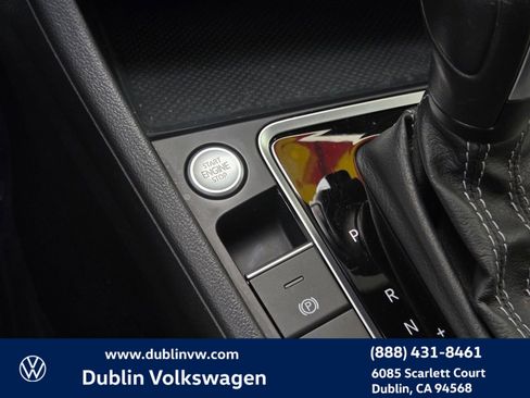 Certified 2020 Volkswagen Jetta R-Line w/ R-Line Cold Weather Package image 20