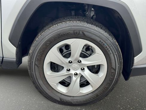 Used 2024 Toyota RAV4 LE image 10