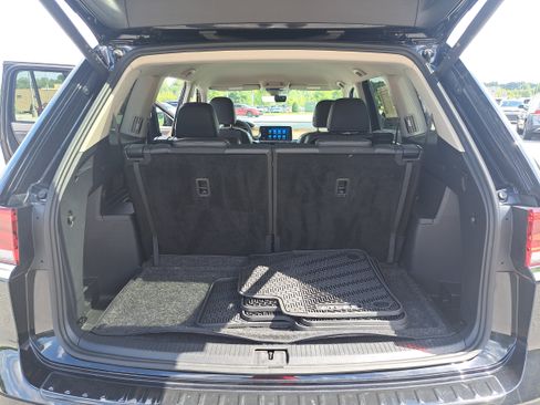 Used 2024 Volkswagen Atlas SE FWD image 13
