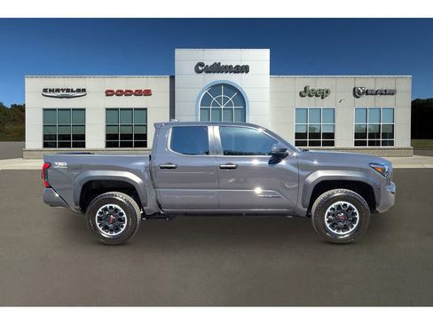 Used 2024 Toyota Tacoma TRD Off-Road AWD/4WD image 2