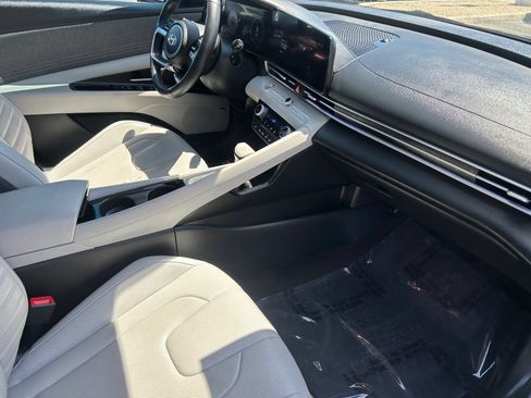 Used 2025 Hyundai Elantra Limited FWD image 14