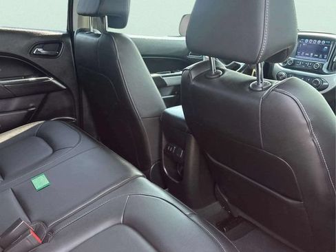 Used 2018 Chevrolet Colorado LT w/ Luxury Package, Chrome AWD/4WD image 11