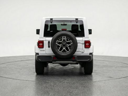Used 2025 Jeep Wrangler Unlimited Sahara AWD/4WD image 7