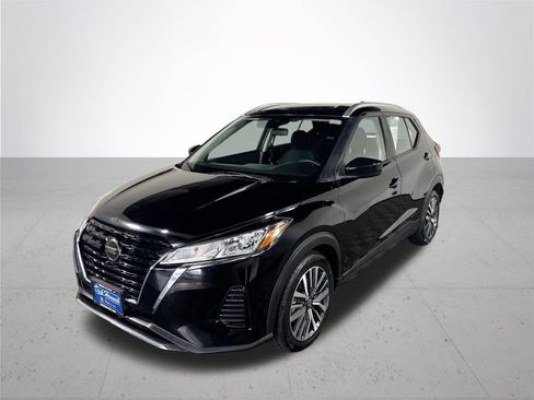 Used 2021 Nissan Kicks SV FWD image 2