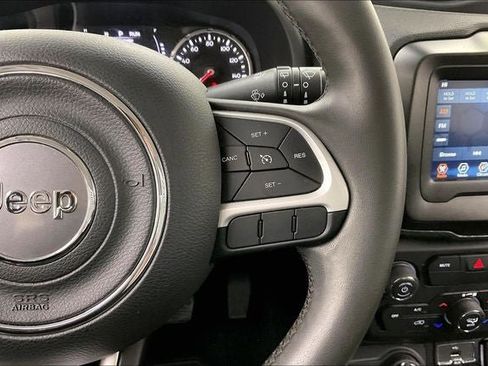 Used 2020 Jeep Renegade Latitude image 23