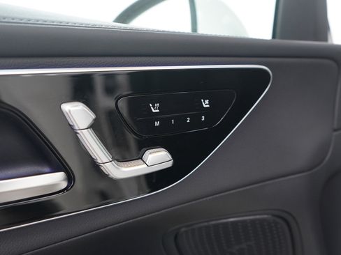 Used 2024 Mercedes-Benz GLC 300 4MATIC image 21