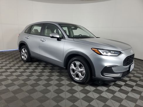Used 2023 Honda HR-V LX image 2
