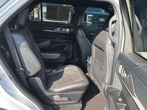 Certified 2025 Ford Explorer ST AWD/4WD image 14