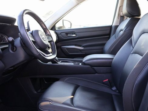 Used 2023 Nissan Pathfinder SL image 11