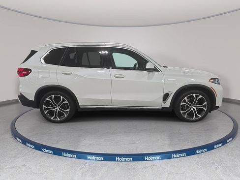 Certified 2024 BMW X5 xDrive40i w/ Premium Package AWD/4WD image 4