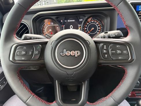 Used 2024 Jeep Wrangler Unlimited Rubicon w/ XTREMEE 35" Tire Package AWD/4WD image 68