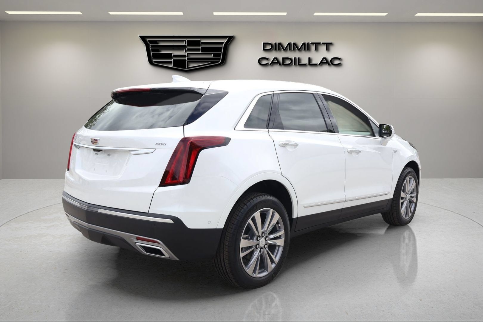 New 2026 Cadillac XT5 Premium Luxury w/ Driver Assist Package FWD image 5