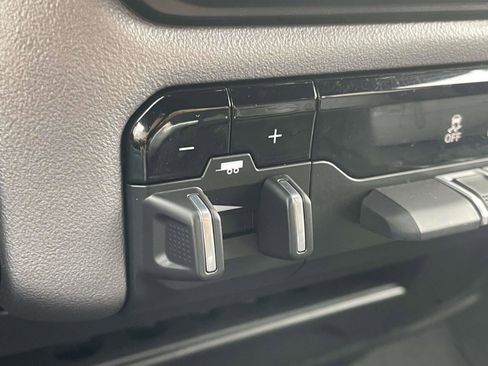 Used 2024 RAM 2500 Big Horn w/ Bed Utility Group image 20