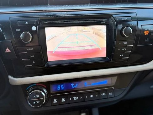 Used 2014 Toyota Corolla LE FWD image 12