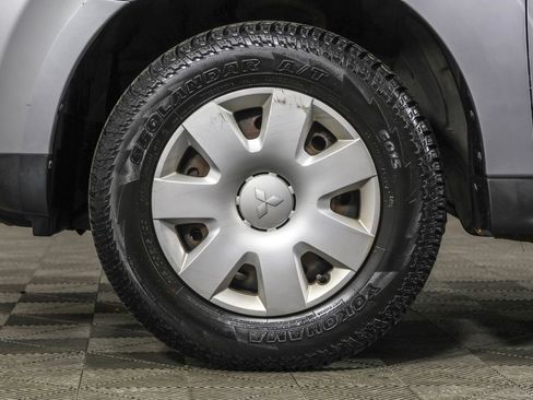 Used 2009 Mitsubishi Outlander ES image 18