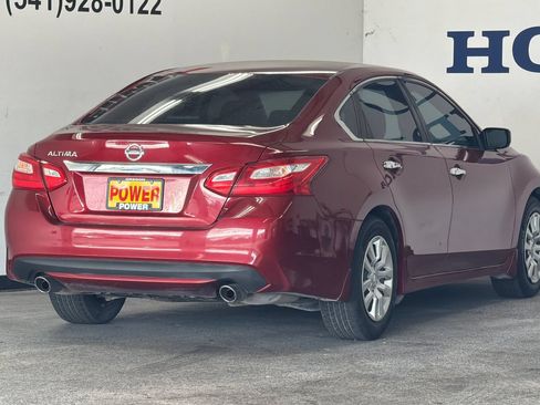 Used 2017 Nissan Altima 2.5 S w/ Power Driver Seat Package FWD image 3