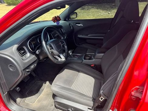 Used 2018 Dodge Charger SXT Plus RWD image 9