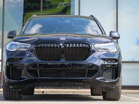 Used 2023 BMW X5 M50i w/ Executive Package image 3