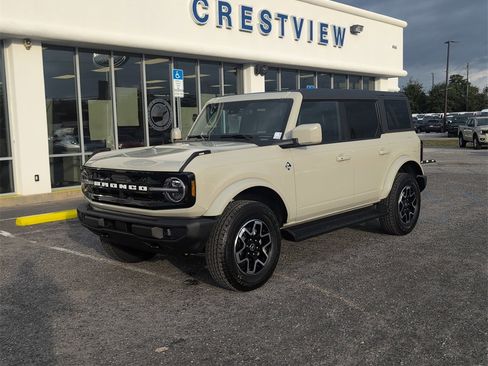 New 2025 Ford Bronco Outer Banks image 9