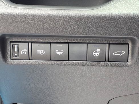 Used 2019 Toyota RAV4 XLE w/ Convenience Package AWD/4WD image 16