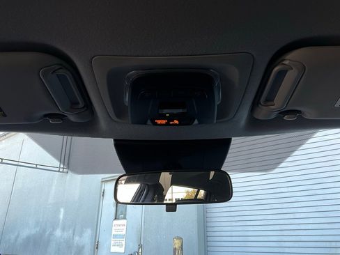 Used 2025 Toyota Corolla Cross LE image 15