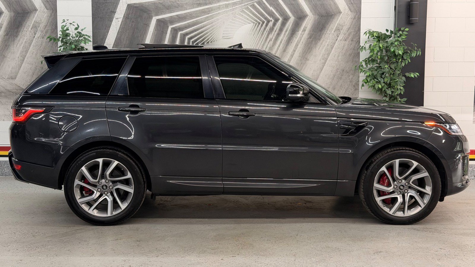 Used 2018 Land Rover Range Rover Sport HSE Dynamic AWD/4WD image 6