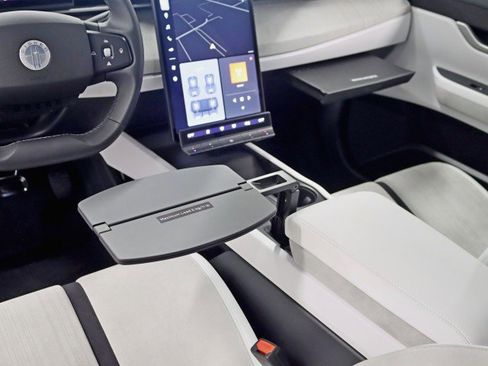 Used 2023 Fisker Ocean Extreme image 25