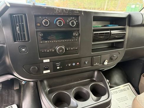 Used 2017 Chevrolet Express 2500 image 17