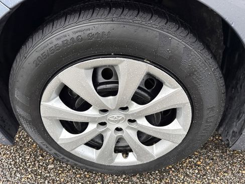Used 2024 Toyota Corolla LE FWD image 10
