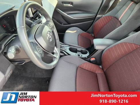 Used 2025 Toyota Corolla SE w/ SE Premium Package FWD image 14