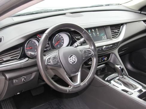 Used 2018 Buick Regal Preferred FWD image 18