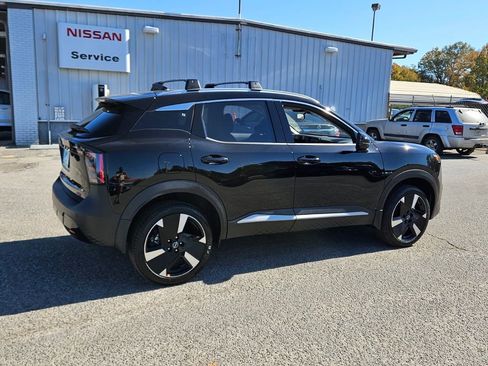 New 2026 Nissan Kicks SR w/ Cold Weather Package FWD image 12
