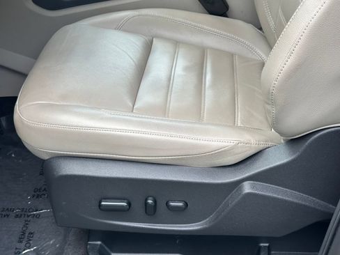 Used 2019 Ford Escape Titanium FWD image 13