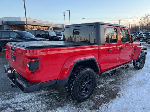 Used 2021 Jeep Gladiator Willys image 6