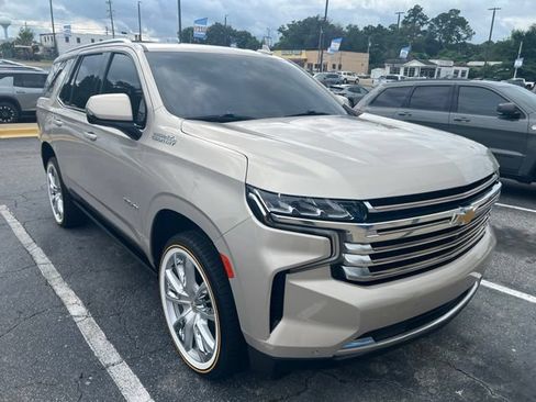 Used 2021 Chevrolet Tahoe High Country w/ Premium Package RWD image 3