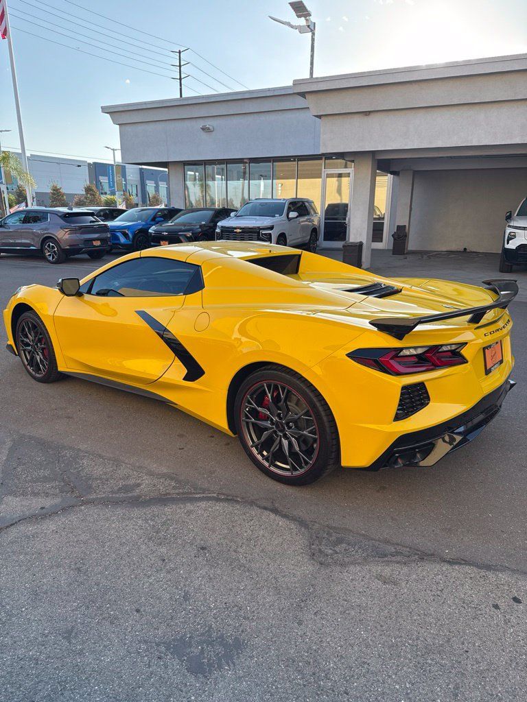 Used 2026 Chevrolet Corvette Stingray Premium Conv w/ Z51 Performance Package RWD image 3