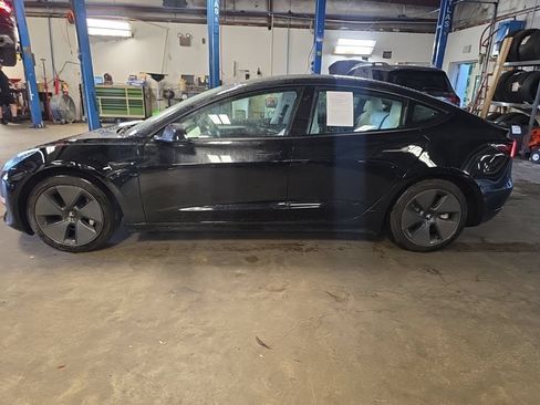 Used 2022 Tesla Model 3 Long Range AWD/4WD image 2