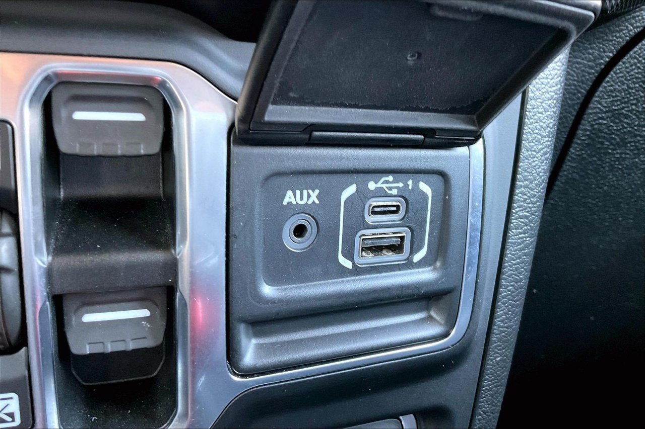 Certified 2020 Jeep Gladiator Rubicon AWD/4WD image 17