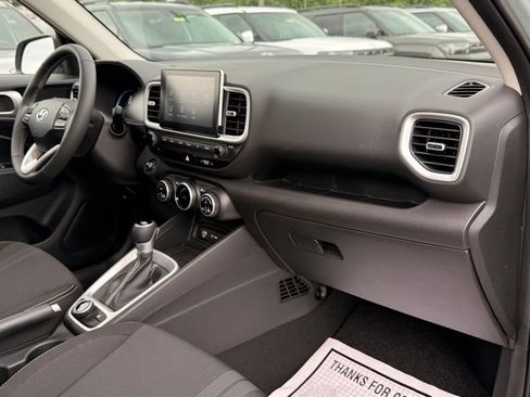 New 2026 Hyundai Venue SEL FWD image 32