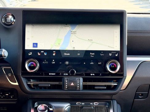 Used 2025 Lexus GX 550 w/ Accessory Package (2T) image 25