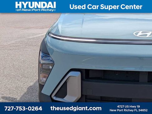 Used 2024 Hyundai Kona SEL FWD image 9