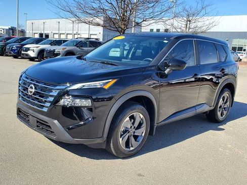 Certified 2025 Nissan Rogue SV image 8