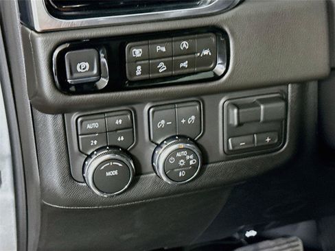 New 2026 GMC Yukon Denali w/ Advanced Technology Package AWD/4WD image 4