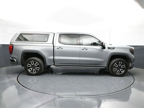 Used 2023 GMC Sierra 1500 AT4 w/ AT4 Premium Package AWD/4WD image 4